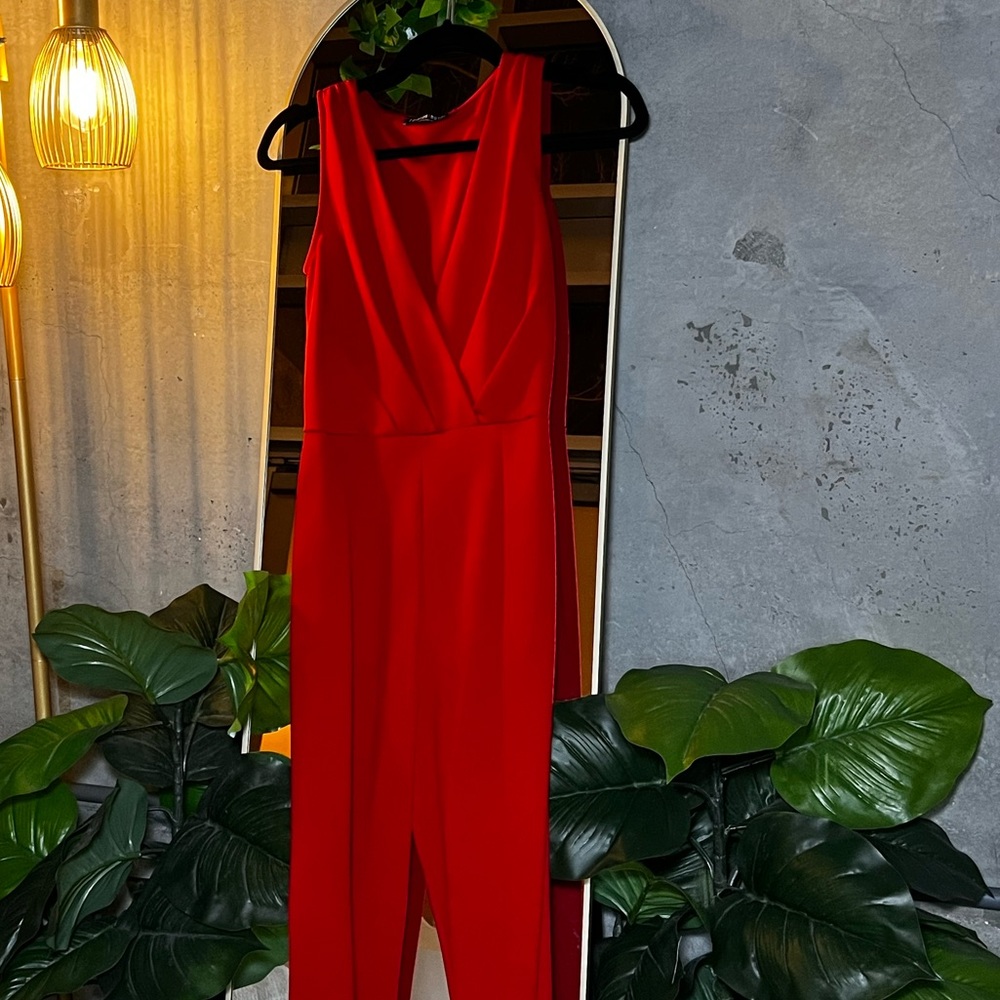 🌙 SEXY RED JUMPSUIT